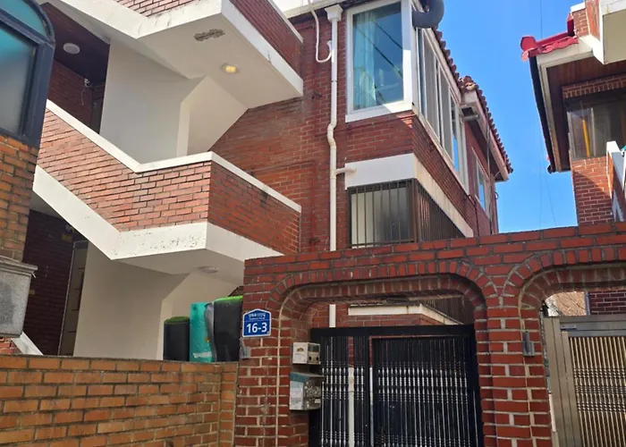 327 House 빌라